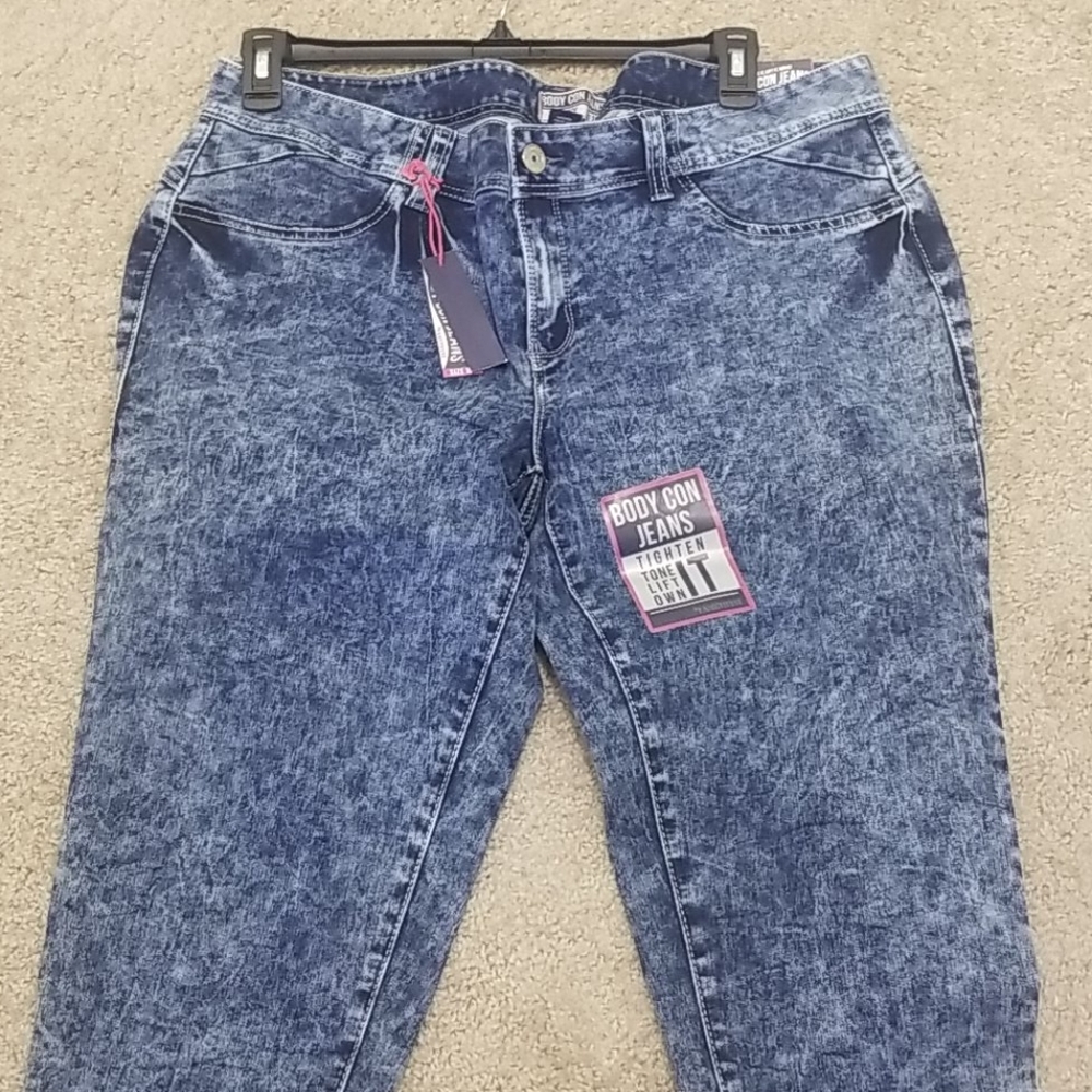 Jeans - Picture 3 of 6